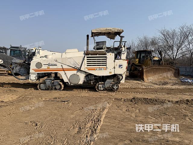 整機左側(cè)（設(shè)備外觀及核心部件）