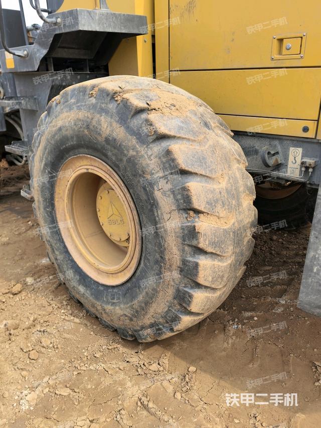 右后輪（行走機(jī)構(gòu)）