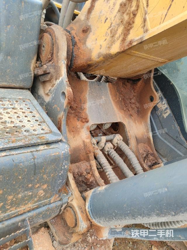 大臂根部 斜视(工作和回转装置) 大臂根部 斜视(工作和回转装置)