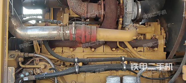 发动机右侧（整机外观及大件）