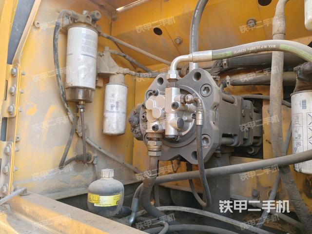 液壓泵斜45?左(大件艙室) 液壓泵斜45?左(大件艙室)