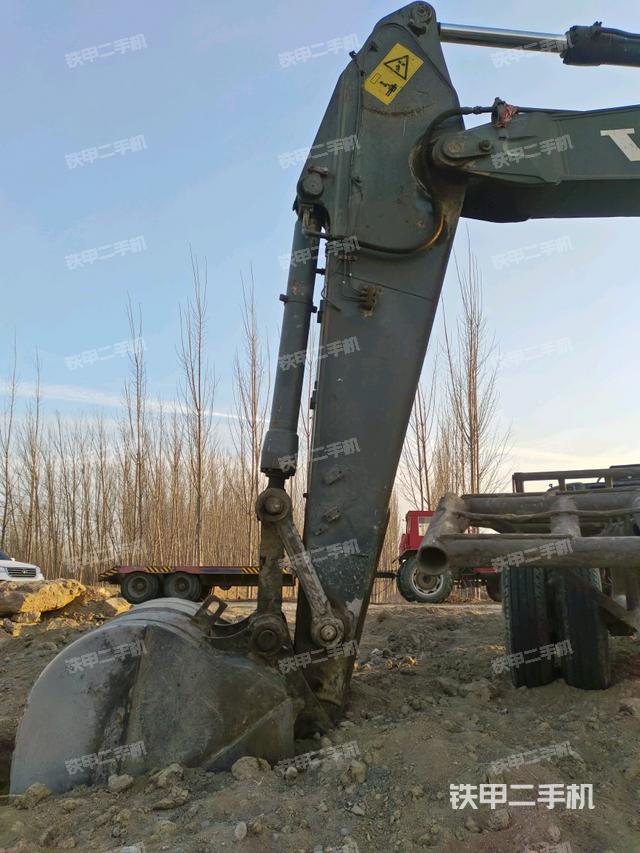 大臂整體?右側(工作和回轉裝置) 大臂整體?右側(工作和回轉裝置)