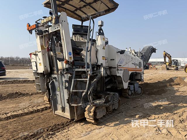 整機右后45°（設(shè)備外觀及核心部件）