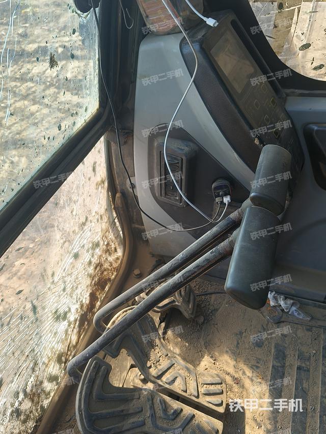 驾驶室整体（整机外观）