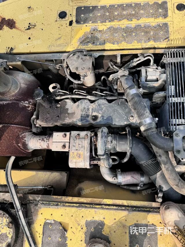 發(fā)動(dòng)機(jī)室（上車部件）