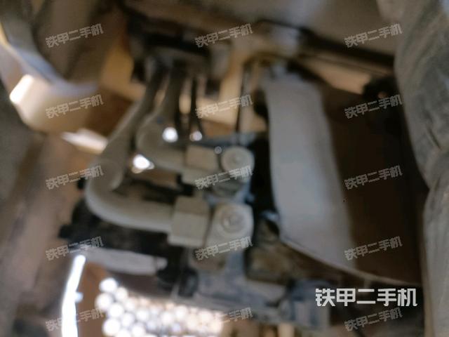 液壓泵艙室正面整體(整機(jī)外觀) 液壓泵艙室正面整體(整機(jī)外觀)