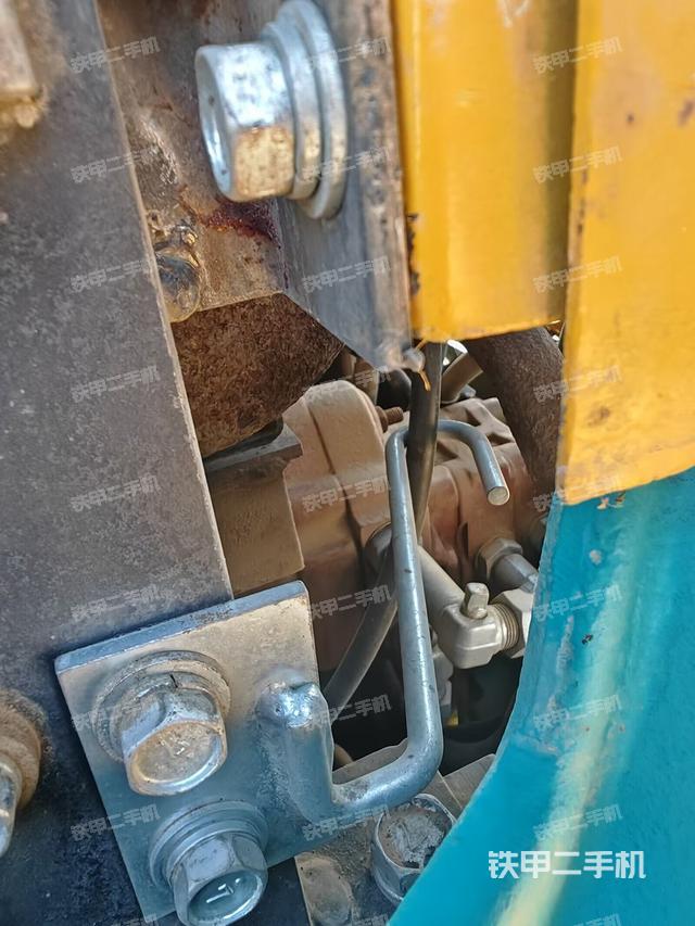 液壓泵艙室正面整體（整機(jī)外觀）