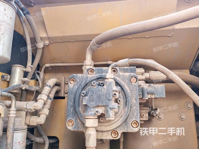 液壓泵斜45?左（大件艙室）