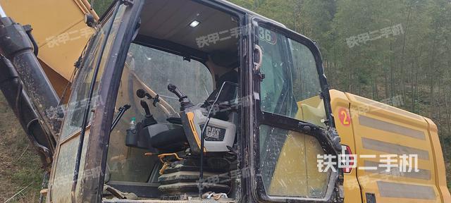 驾驶室整体（整机外观）