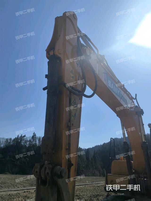 小臂整體左后(工作和回轉(zhuǎn)裝置) 小臂整體左后(工作和回轉(zhuǎn)裝置)