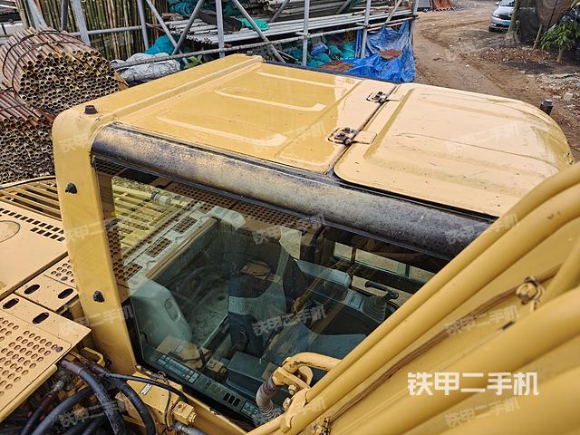 驾驶室顶部（整机外观）