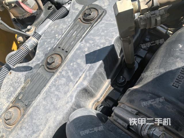 氣門室蓋螺絲特寫(上車部件) 氣門室蓋螺絲特寫(上車部件)
