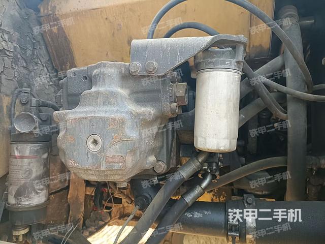 液壓泵斜45?右（大件艙室）