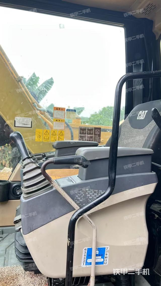 驾驶室整体（整机外观）