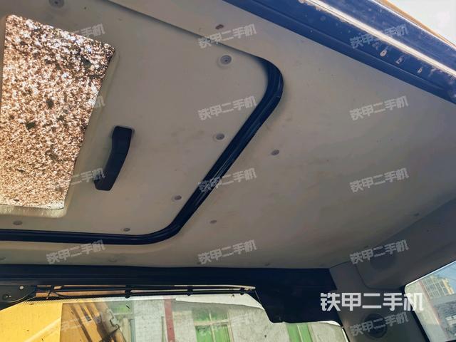 左后方玻璃角標(biāo)（駕駛室部分）