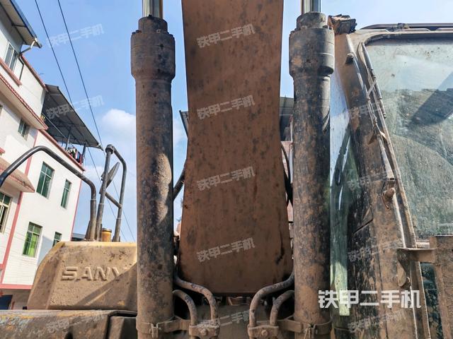 大臂油缸整體?豎拍（工作和回轉(zhuǎn)裝置）