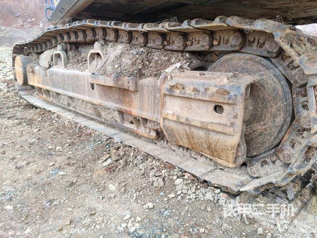 右侧履带整体(行走机构) 右侧履带整体(行走机构)