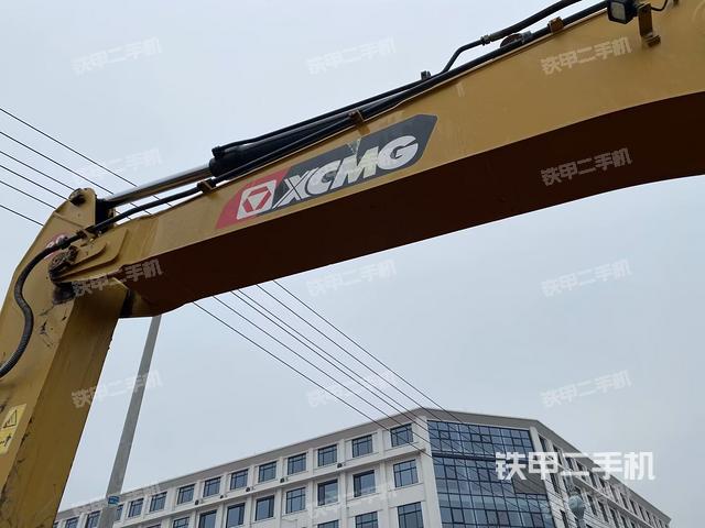 鏟斗右后整體(工作和回轉(zhuǎn)裝置) 鏟斗右后整體(工作和回轉(zhuǎn)裝置)
