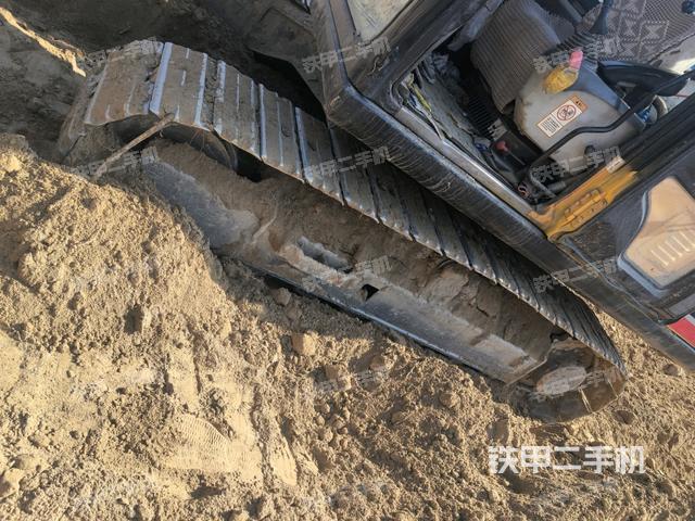 右側(cè)行走馬達(dá)蓋板(行走機(jī)構(gòu)) 右側(cè)行走馬達(dá)蓋板(行走機(jī)構(gòu))