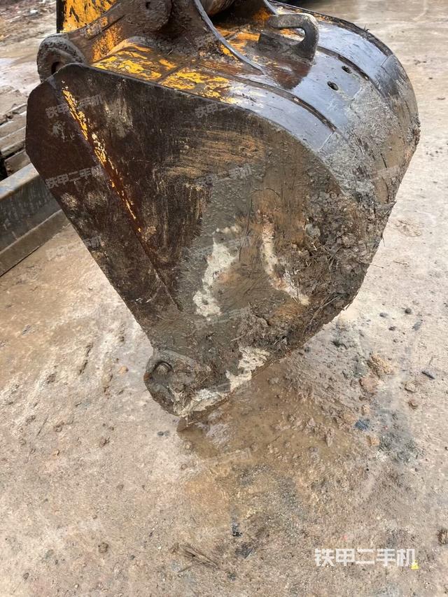 鏟斗右后整體（工作和回轉(zhuǎn)裝置）