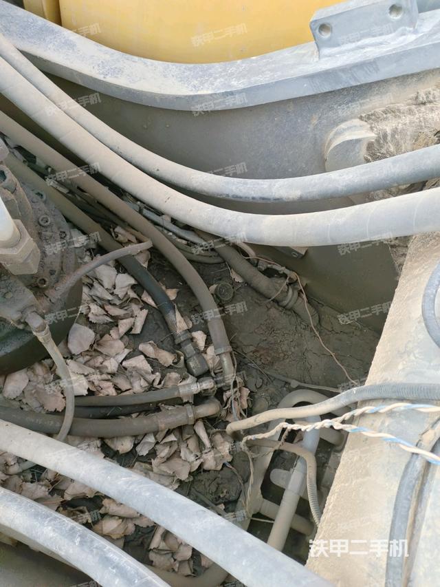 中央回轉接頭特寫(上車部件) 中央回轉接頭特寫(上車部件)