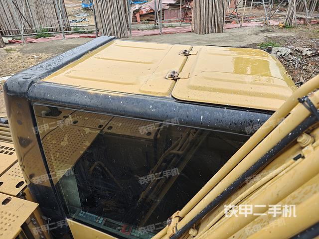 驾驶室顶部（整机外观）