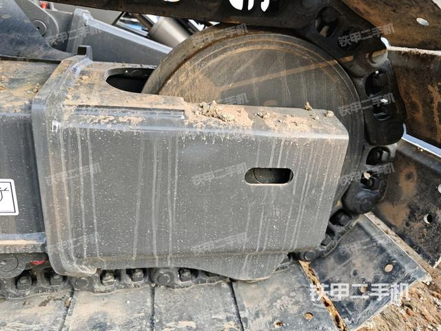 右驅(qū)動輪（行走機(jī)構(gòu)）