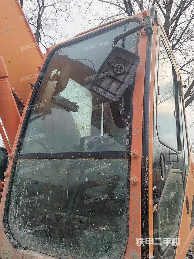 驾驶室整体（整机外观）