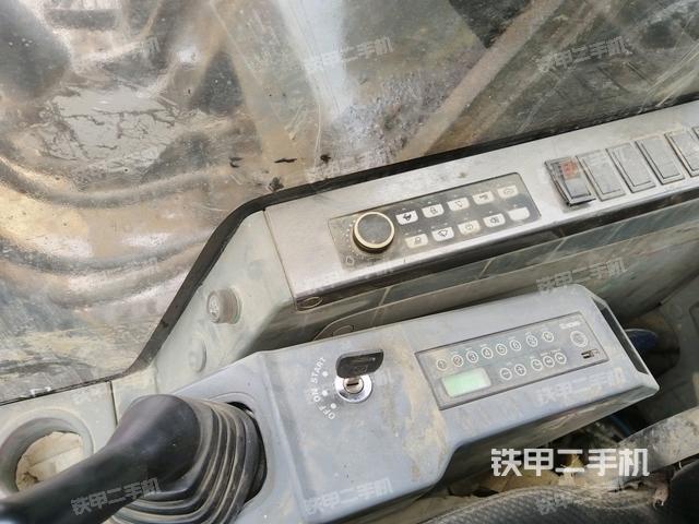 座椅右側(cè)控制臺(tái)/鑰匙門/油門/含右手柄(駕駛室部分) 座椅右側(cè)控制臺(tái)/鑰匙門/油門/含右手柄(駕駛室部分)