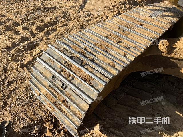 單側履帶整體(整機外觀) 單側履帶整體(整機外觀)