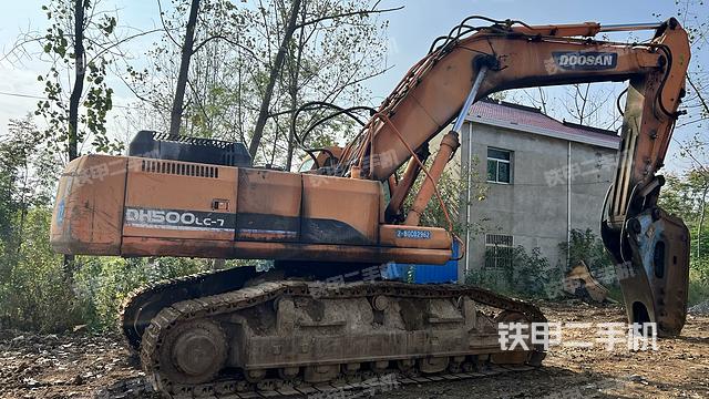 整機(jī)右后45°(整機(jī)外觀) 整機(jī)右后45°(整機(jī)外觀)