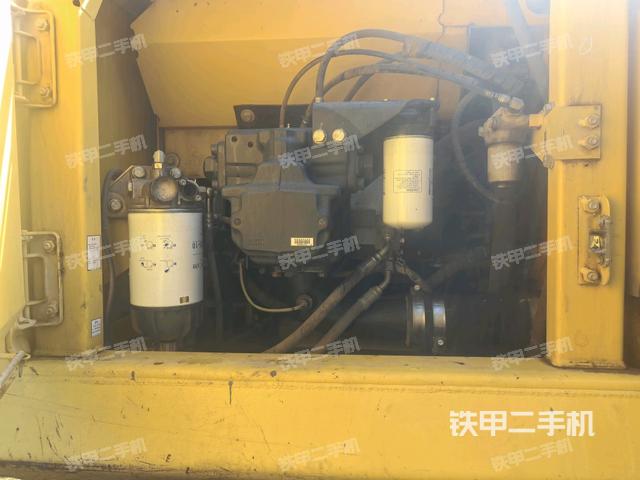 液壓泵斜45?右(大件艙室) 液壓泵斜45?右(大件艙室)