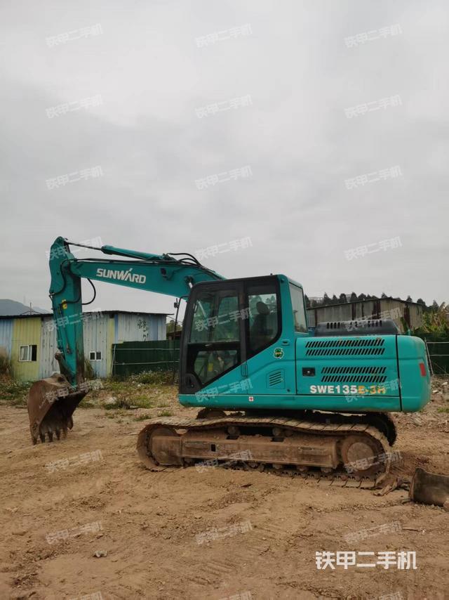 單側(cè)履帶整體（整機(jī)外觀）