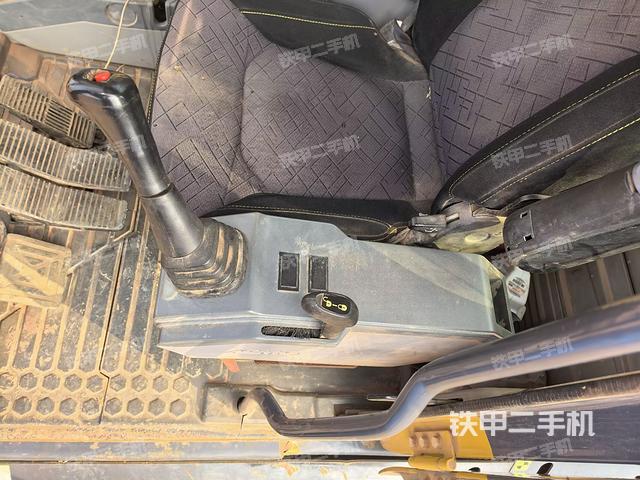 座椅左側(cè)控制臺/音響/含左手柄（駕駛室部分）