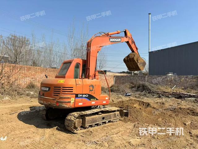 整機右后45°(整機外觀) 整機右后45°(整機外觀)