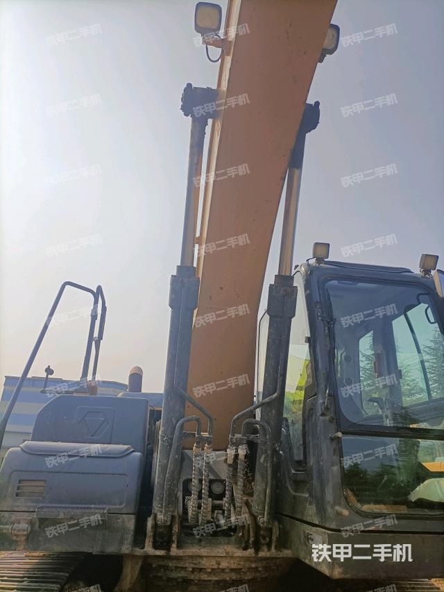 大臂油缸整體?豎拍(工作和回轉(zhuǎn)裝置) 大臂油缸整體?豎拍(工作和回轉(zhuǎn)裝置)