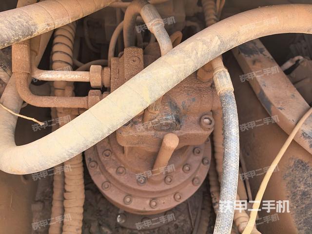 回轉(zhuǎn)馬達（上車部件）