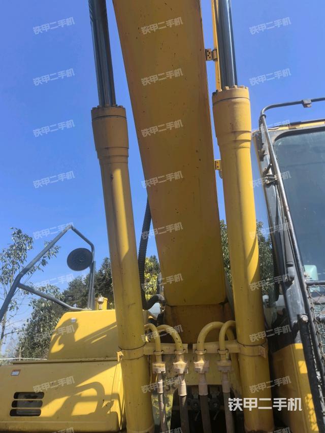 大臂油缸整體?豎拍(工作和回轉裝置) 大臂油缸整體?豎拍(工作和回轉裝置)