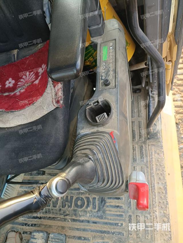 座椅左側(cè)控制臺/音響/含左手柄（駕駛室部分）