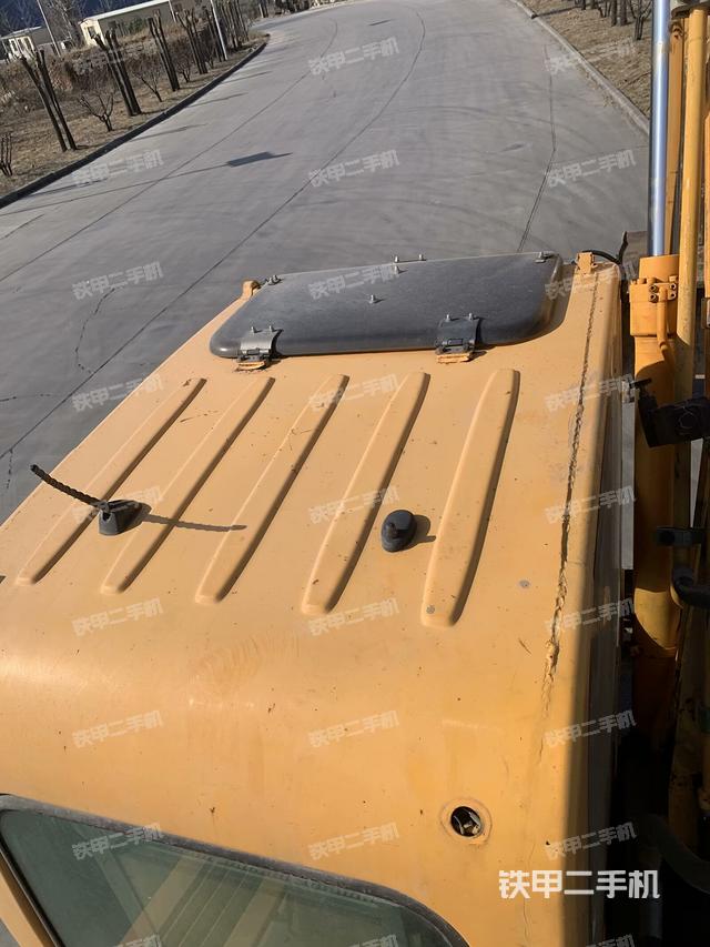 駕駛室頂部（整機(jī)外觀）