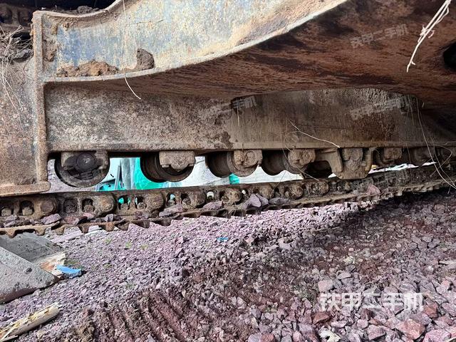 左側(cè)履帶整體?（行走機(jī)構(gòu)）