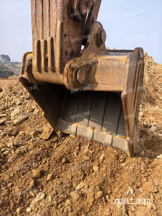 鏟斗右后整體（工作和回轉(zhuǎn)裝置）