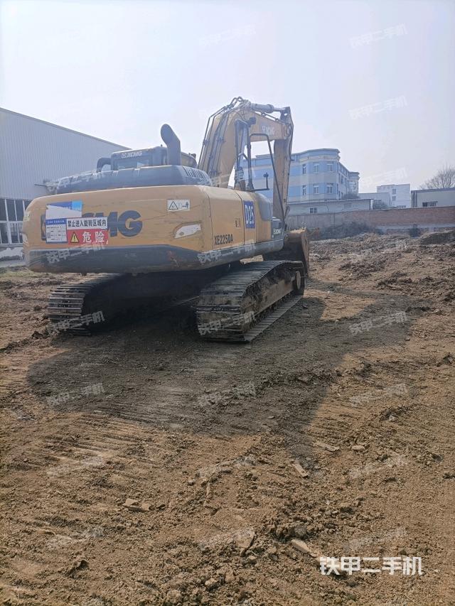 右后45(整機(jī)外觀) 右后45(整機(jī)外觀)