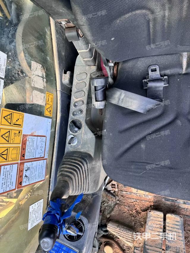 座椅左側(cè)控制臺(tái)/音響/含左手柄（駕駛室部分）