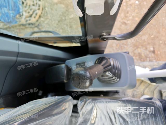 座椅右側(cè)控制臺/鑰匙門/油門/含右手柄（駕駛室部分）