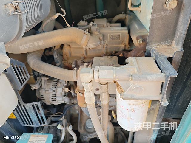 回转马达和主控阀（整机外观）