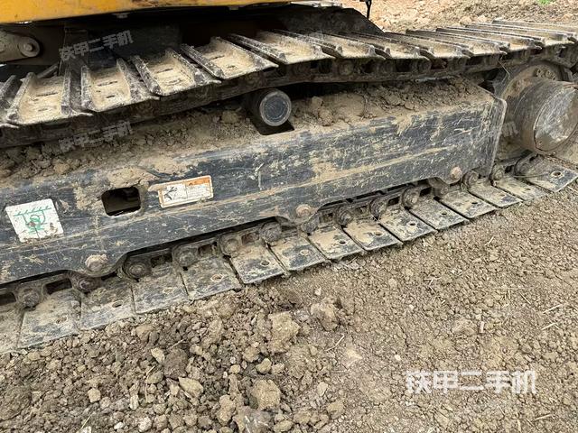 右側(cè)履帶整體?(行走機構(gòu)) 右側(cè)履帶整體?(行走機構(gòu))