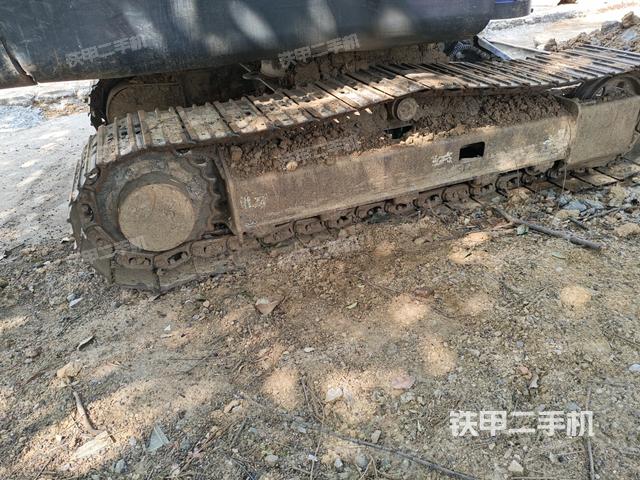 單側(cè)履帶整體（整機(jī)外觀）