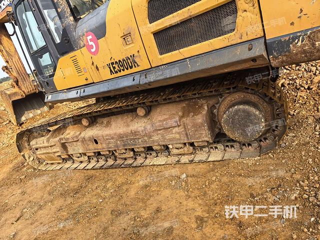 左側(cè)履帶整體?（行走機構(gòu)）