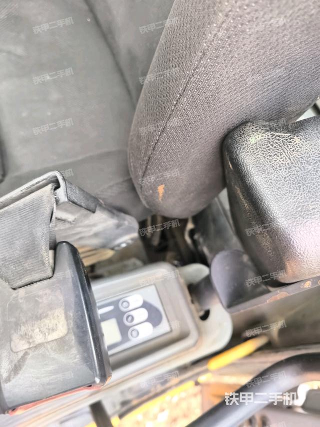 座椅右側控制臺/鑰匙門/油門/含右手柄（駕駛室部分）